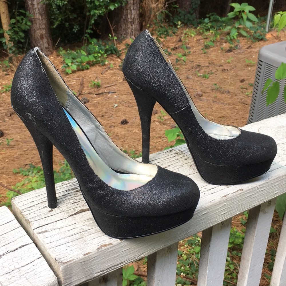 Shi Ny journeys Glittery heels Size 7M